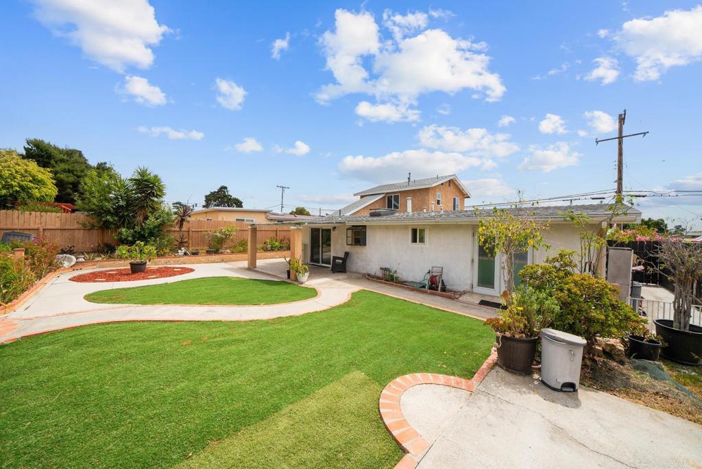 1081 Oleander Avenue