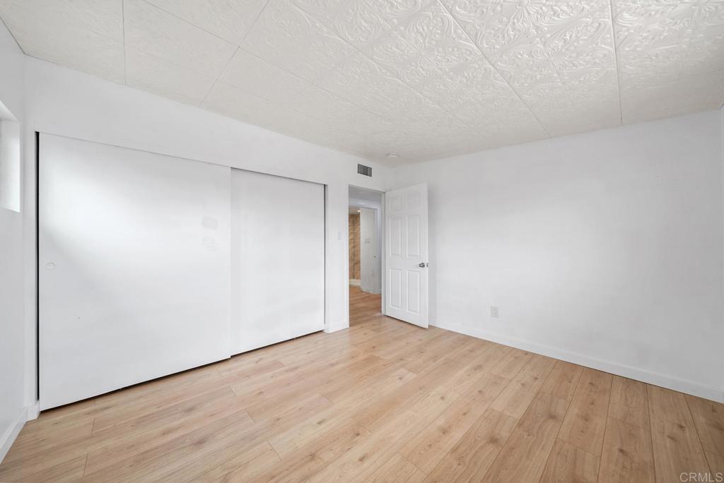 1081 Oleander Avenue