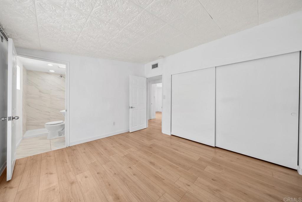 1081 Oleander Avenue