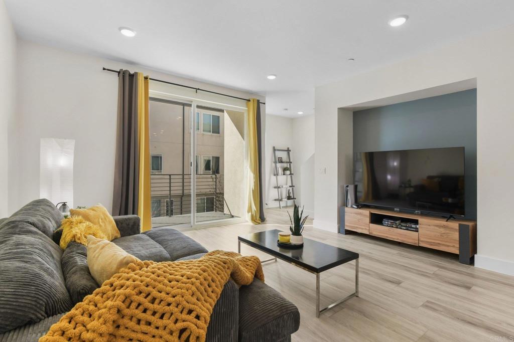 5264 Beachfront Cove St. 214