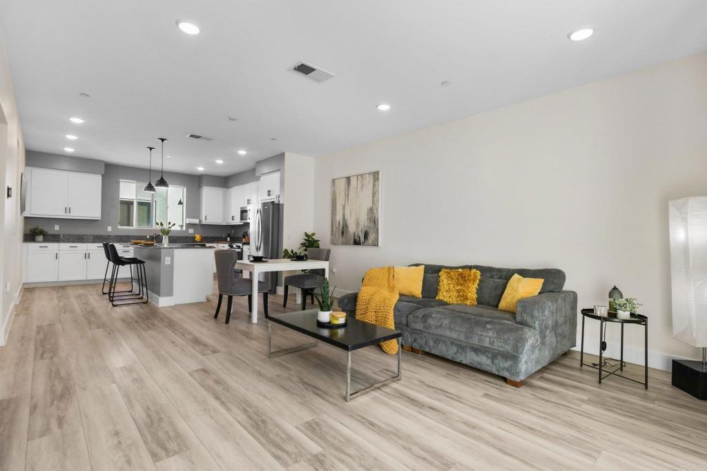 5264 Beachfront Cove St. 214