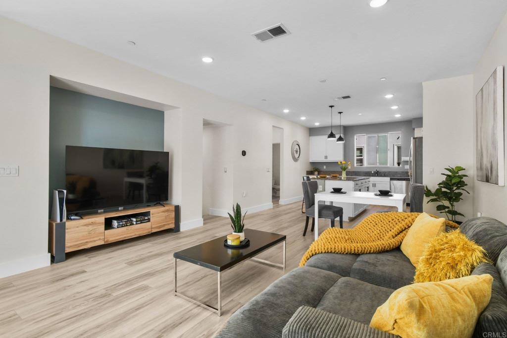 5264 Beachfront Cove St. 214