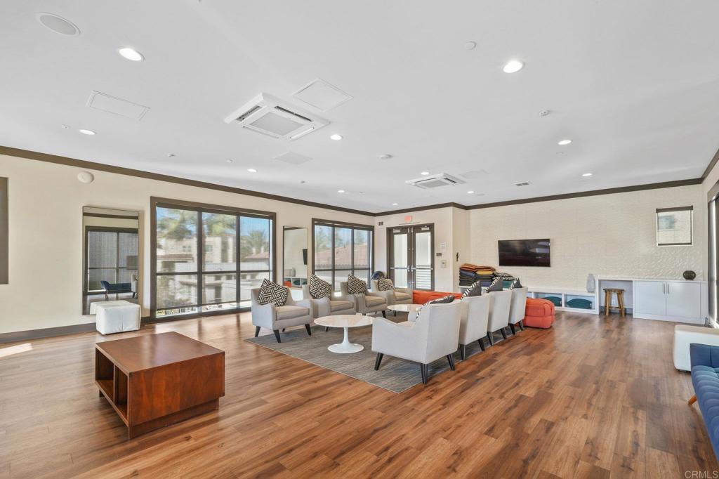 5211 Beachfront Cove St. 10