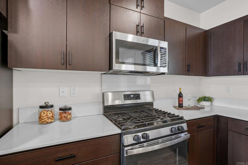 5211 Beachfront Cove St. 10