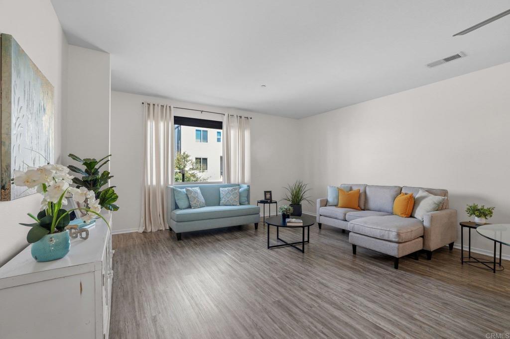 5211 Beachfront Cove St. 10