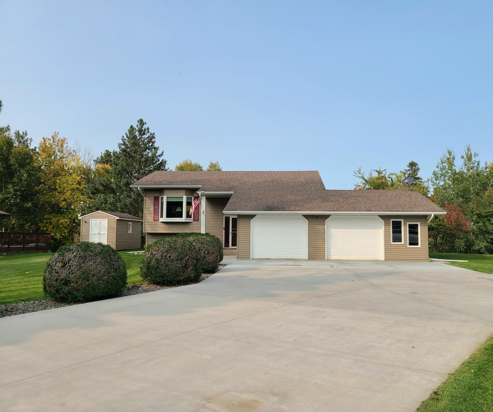 402 Shorewood Drive