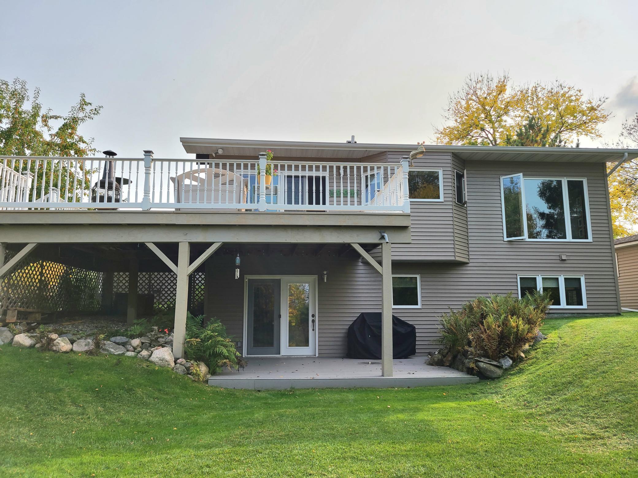 402 Shorewood Drive