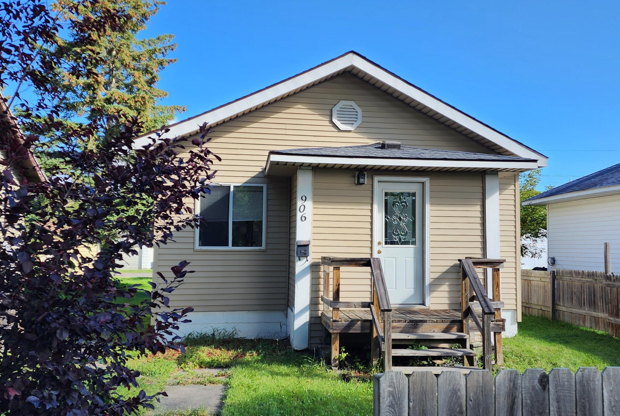 906 9th Street