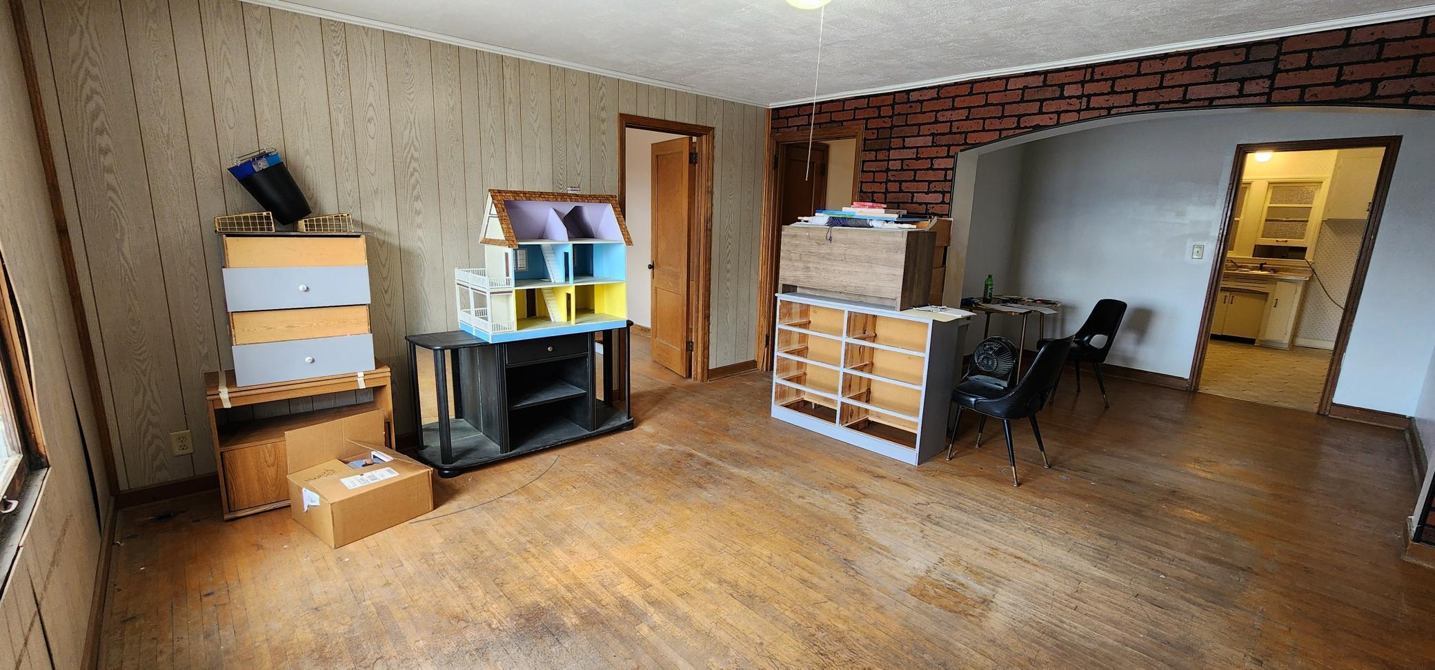 327 3rd Street