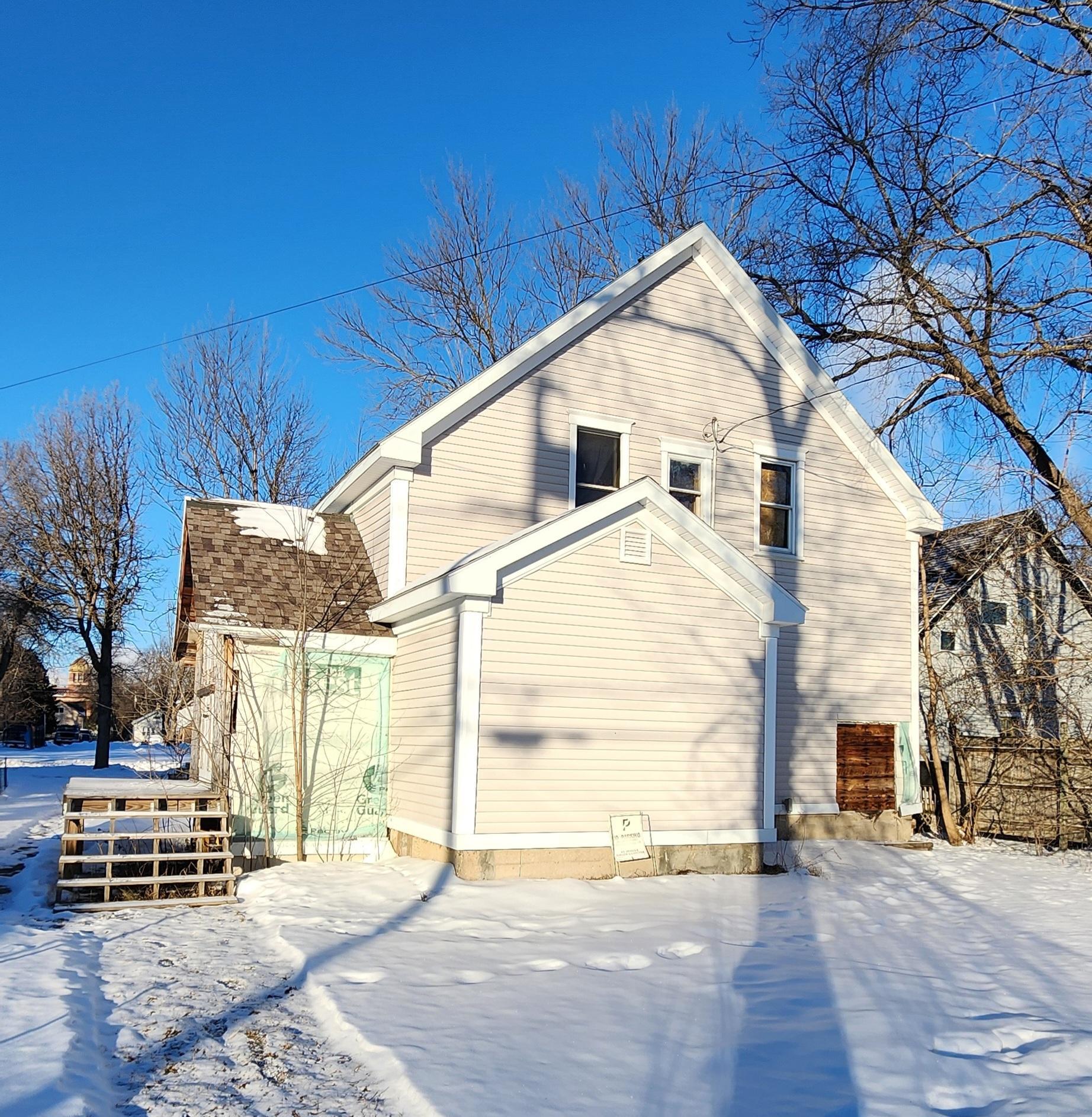 709 7th Street