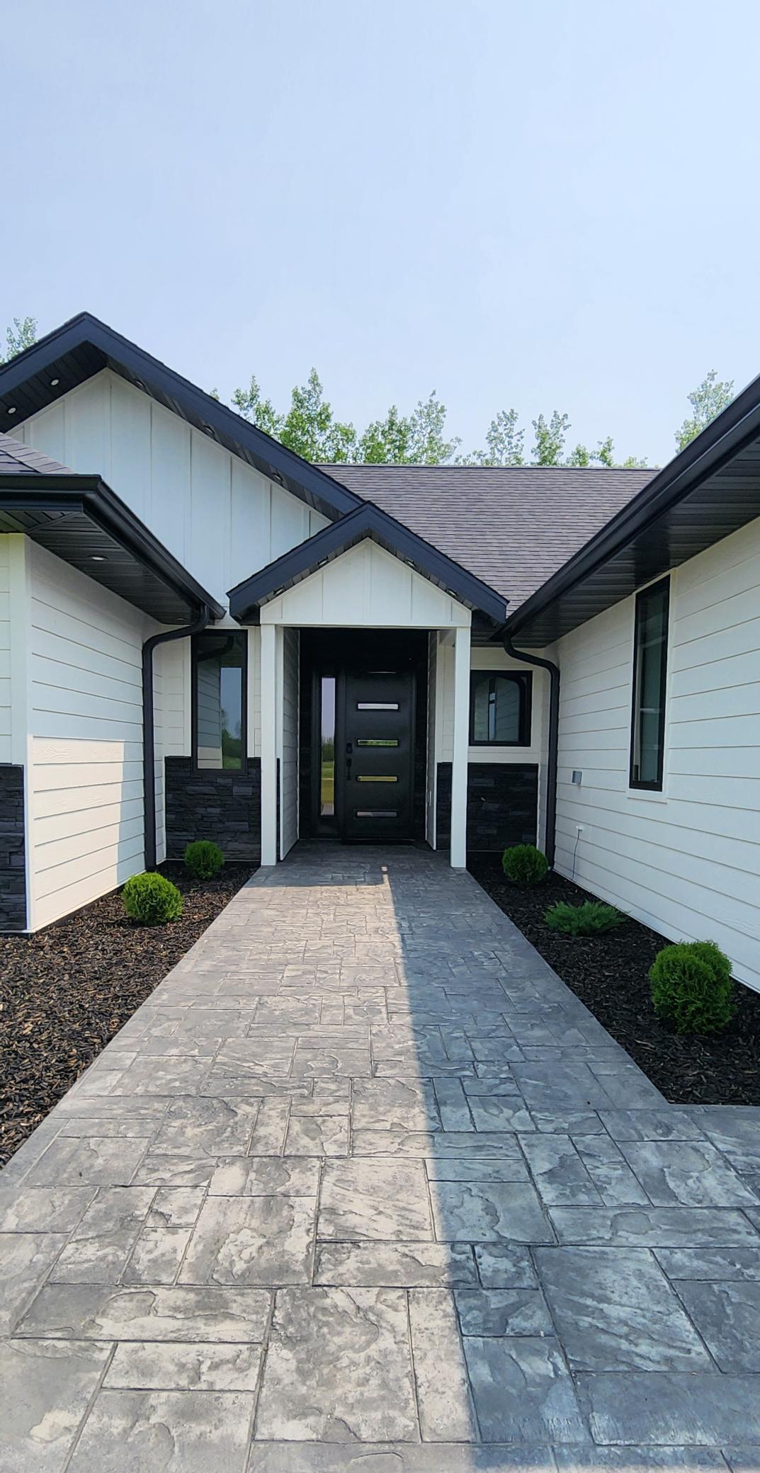 2922 Highway 11 S
