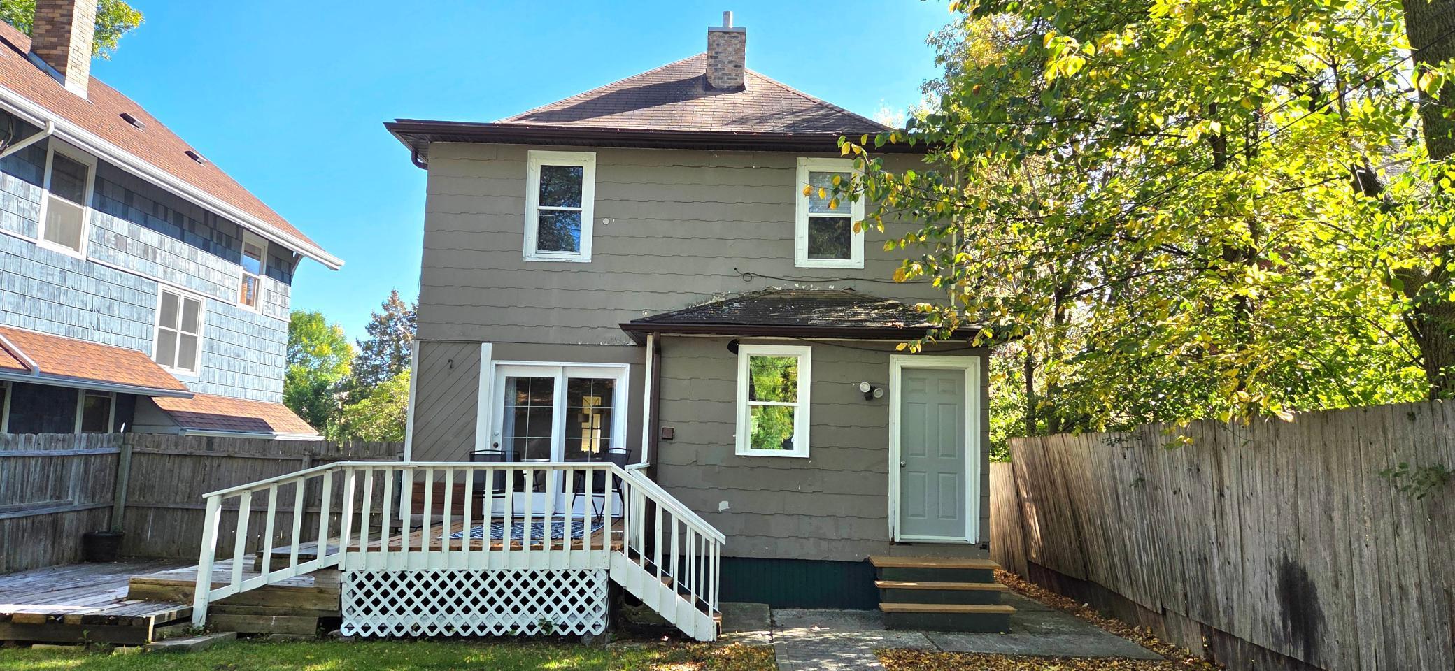 816 3rd Street