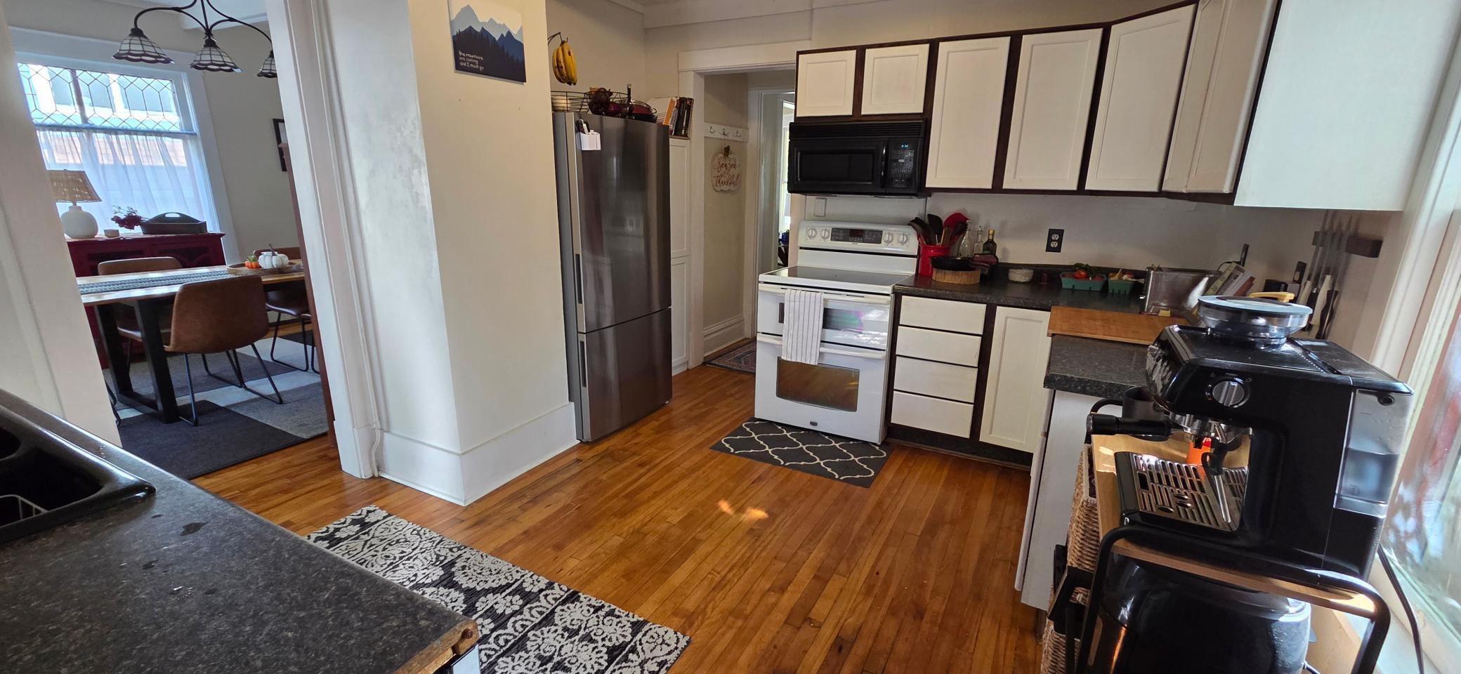 816 3rd Street