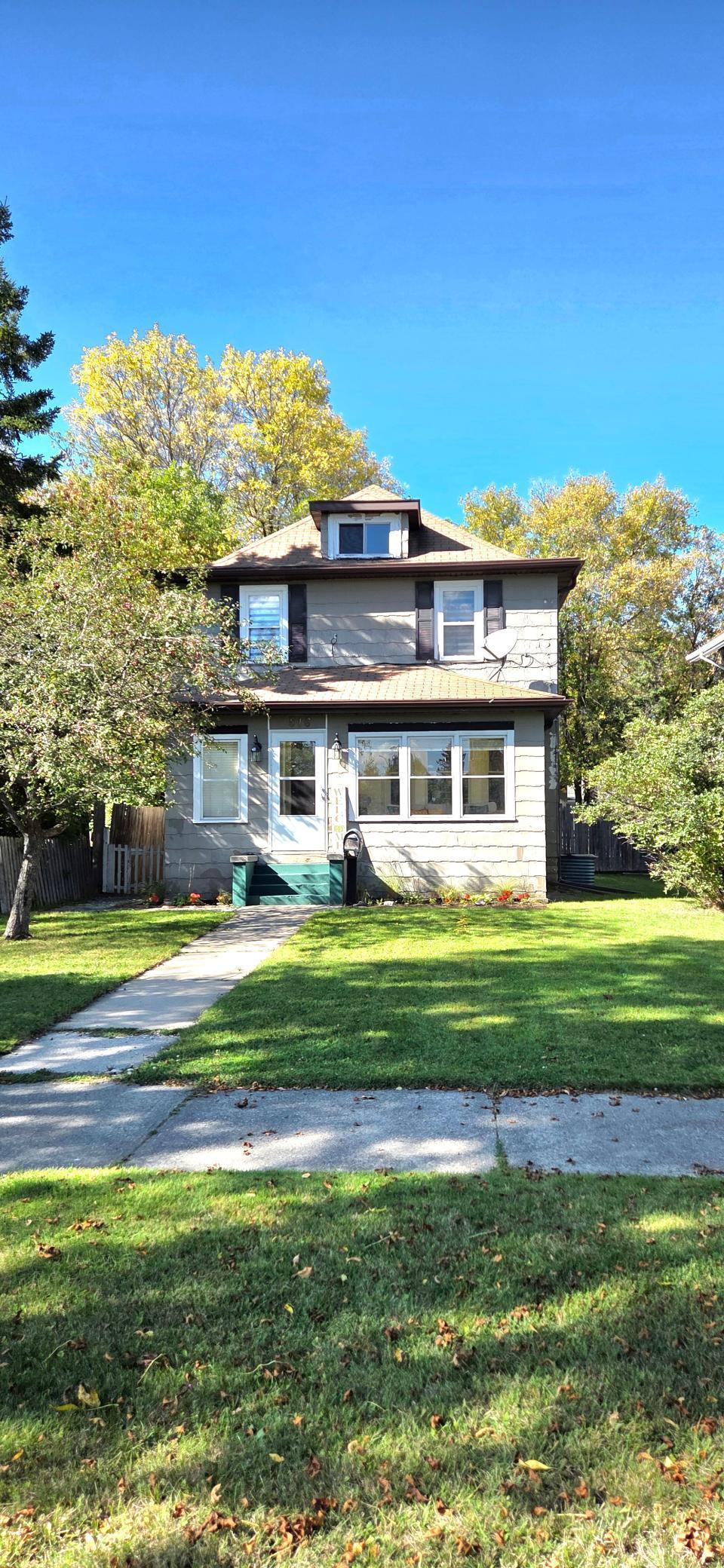 816 3rd Street