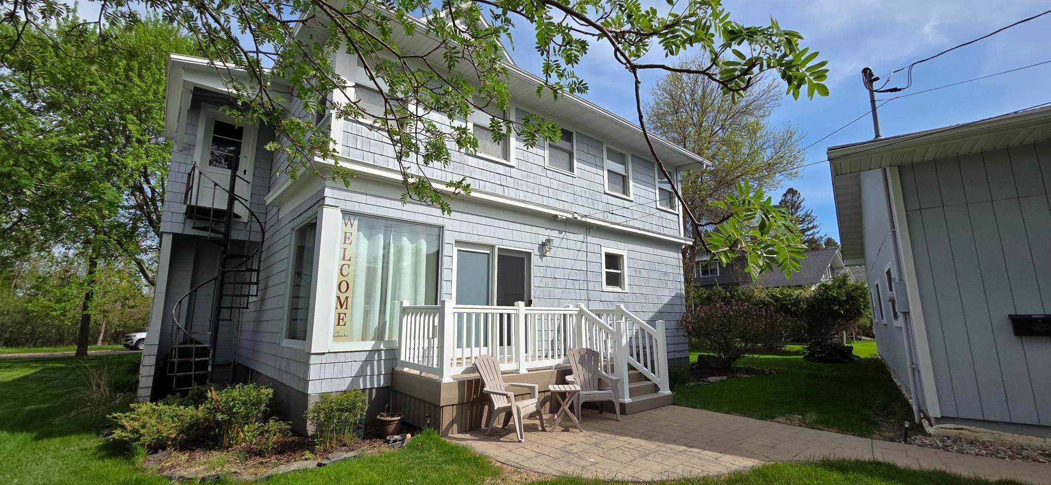 915 Riverside Drive