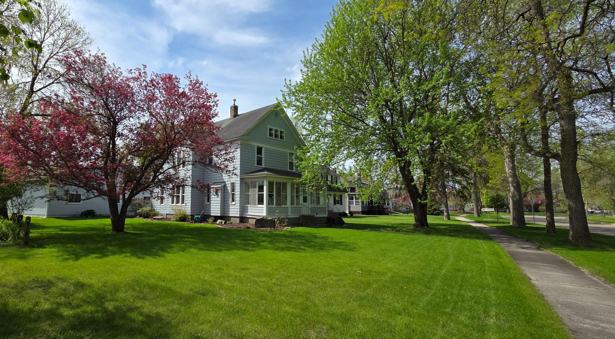 915 Riverside Drive