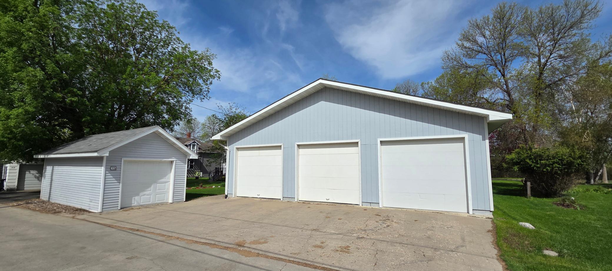 915 Riverside Drive