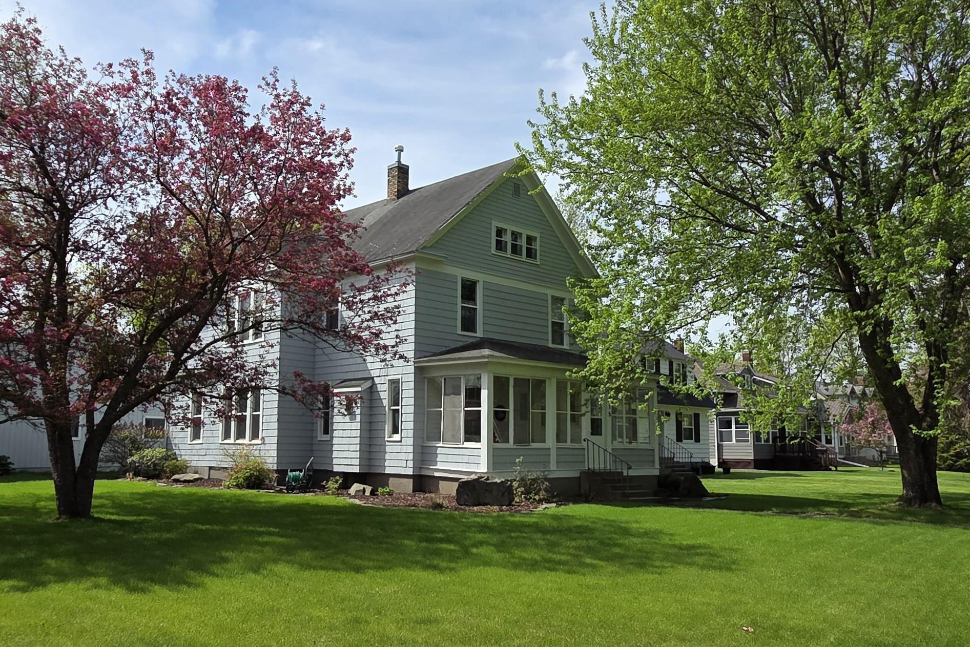915 Riverside Drive