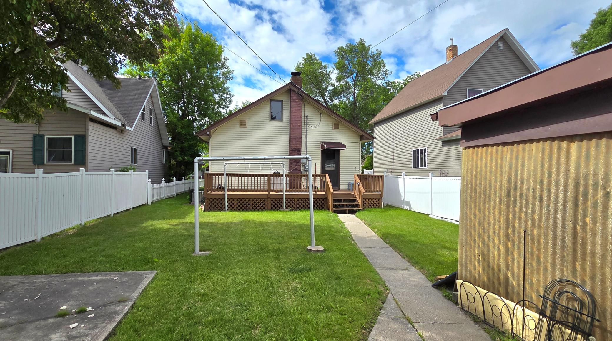 904 6th Street