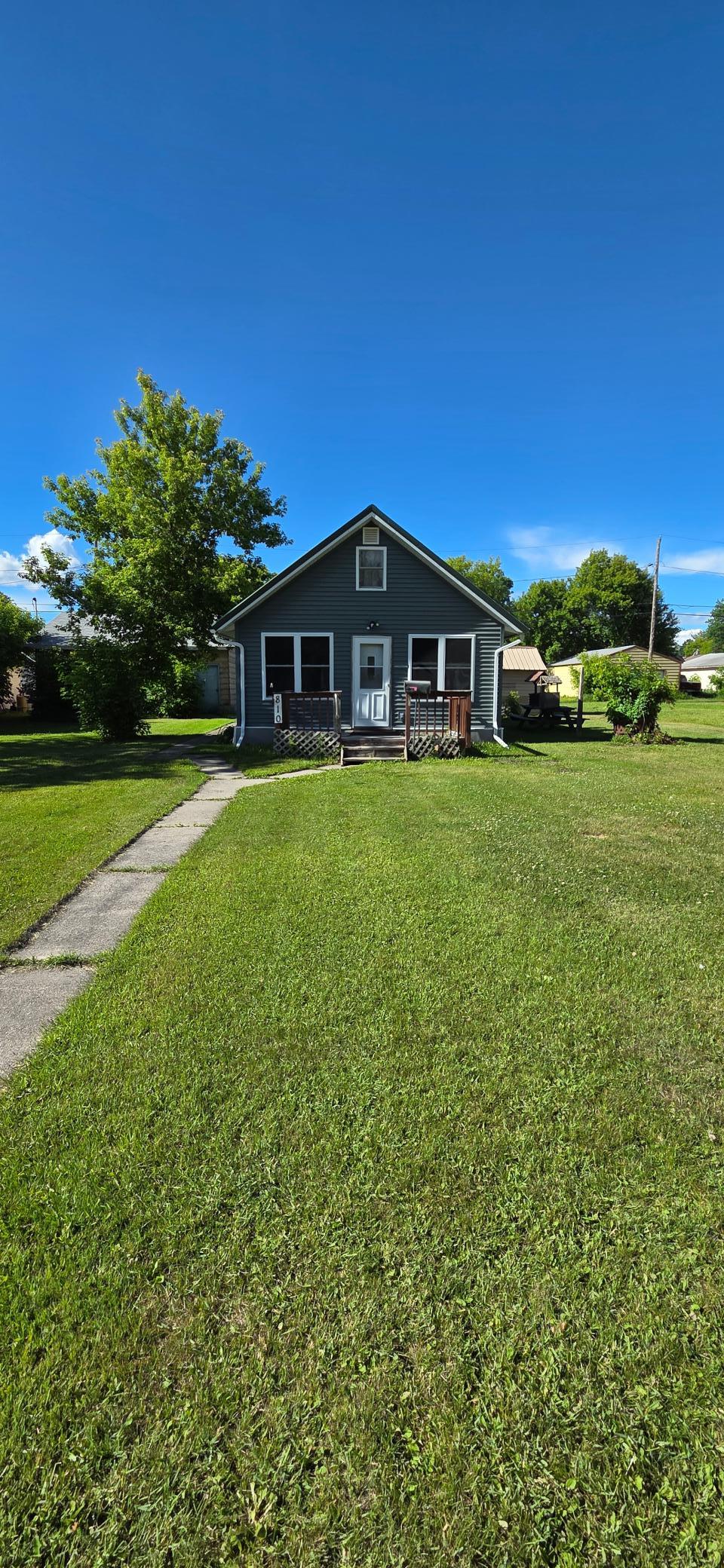 810 9th Street