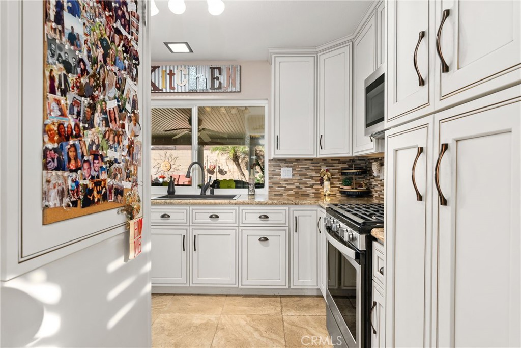 1231 E Deerfield Court