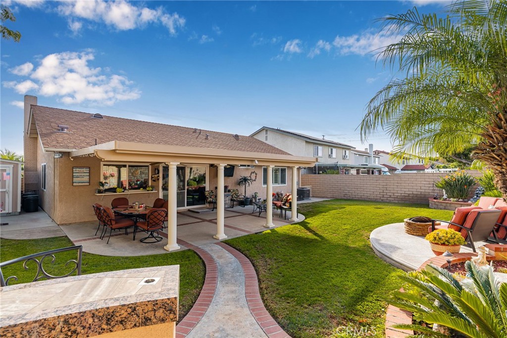 1231 E Deerfield Court