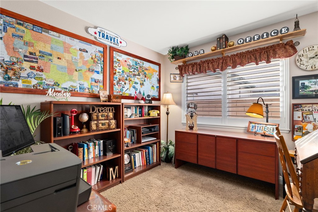 1231 E Deerfield Court