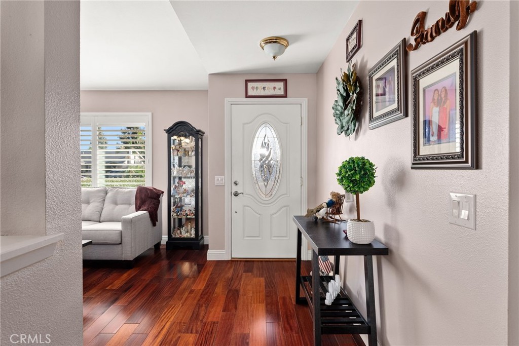 1231 E Deerfield Court