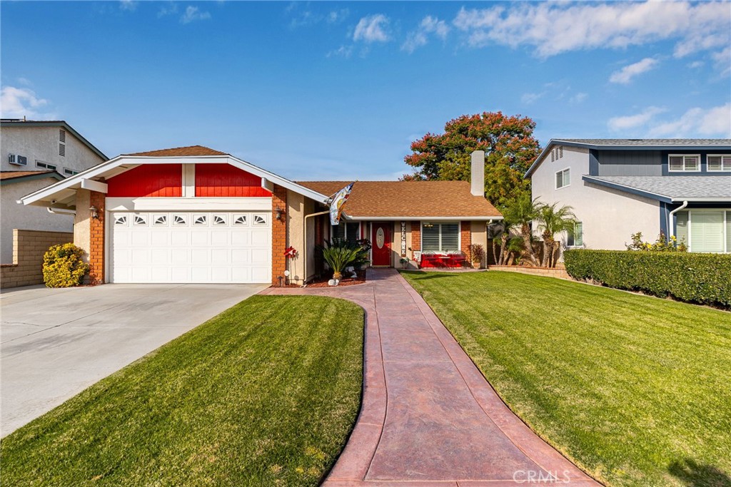 1231 E Deerfield Court