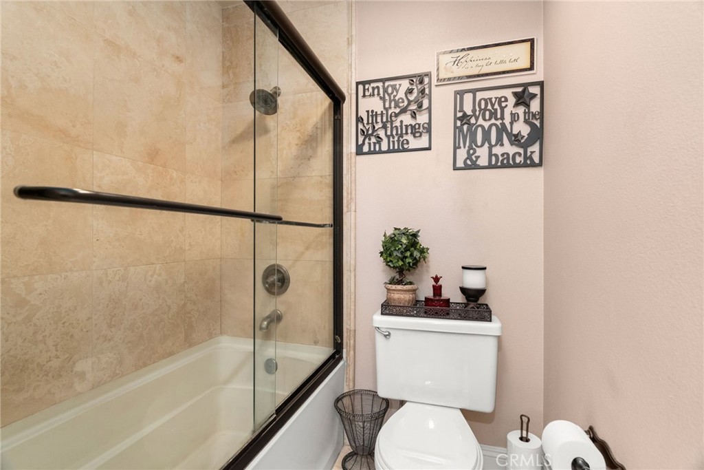 1231 E Deerfield Court