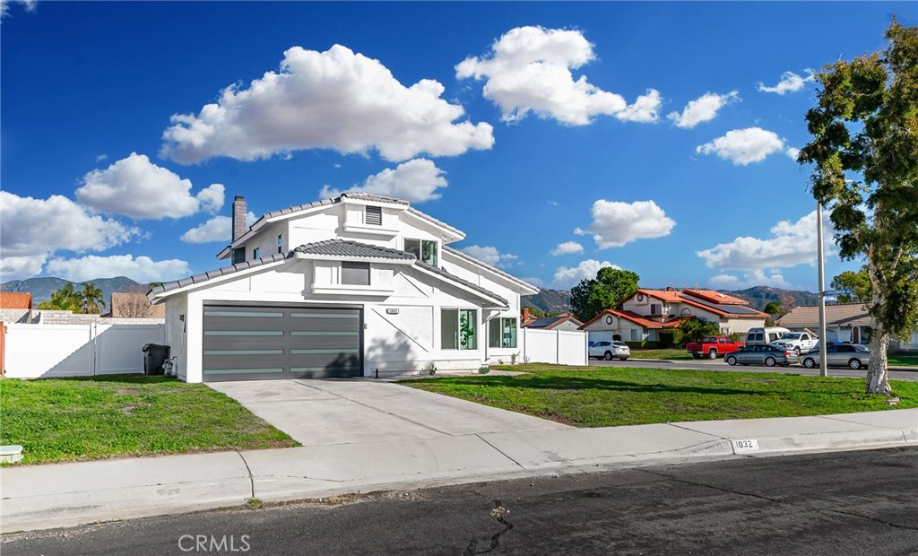 1032 W La Gloria Drive