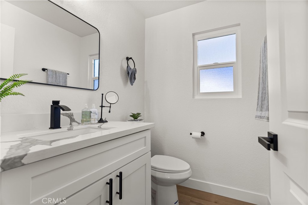 1032 W La Gloria Drive