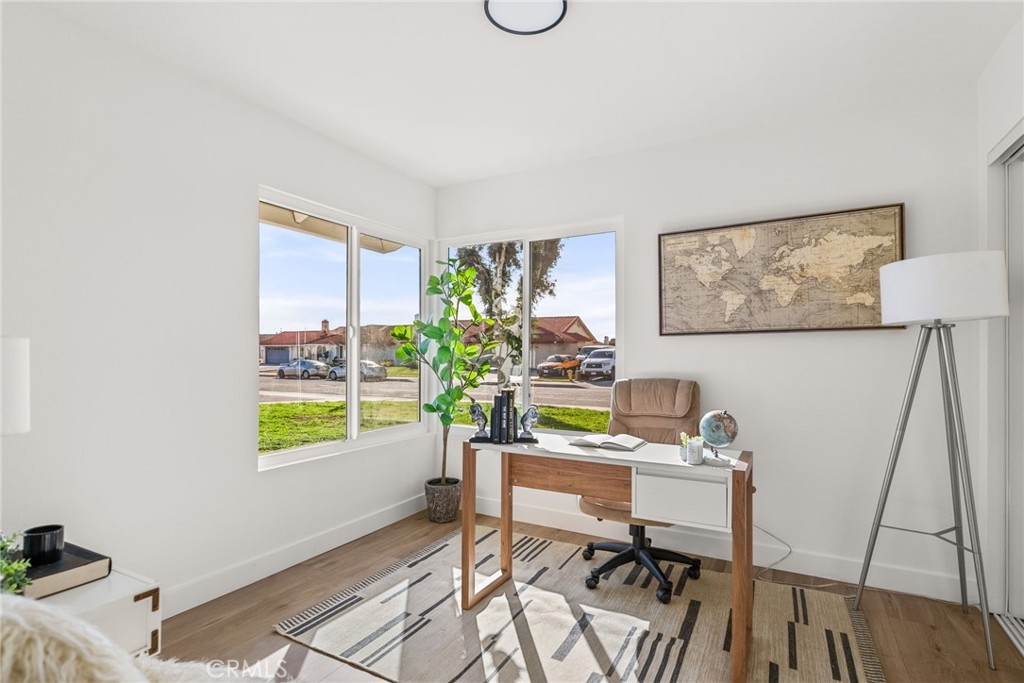 1032 W La Gloria Drive