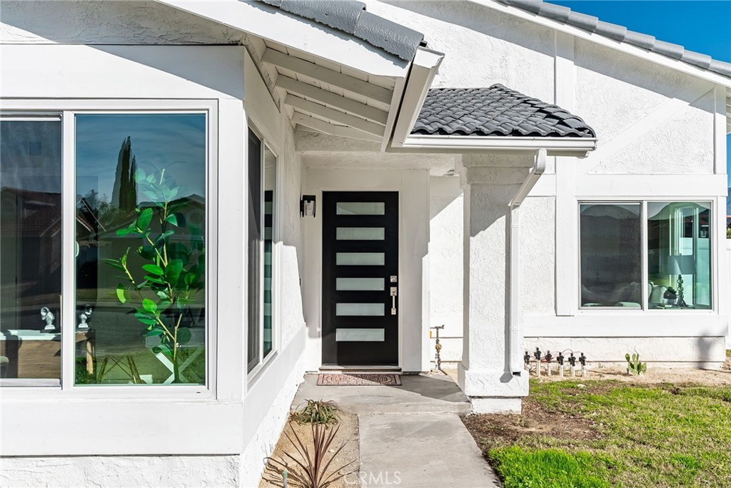 1032 W La Gloria Drive