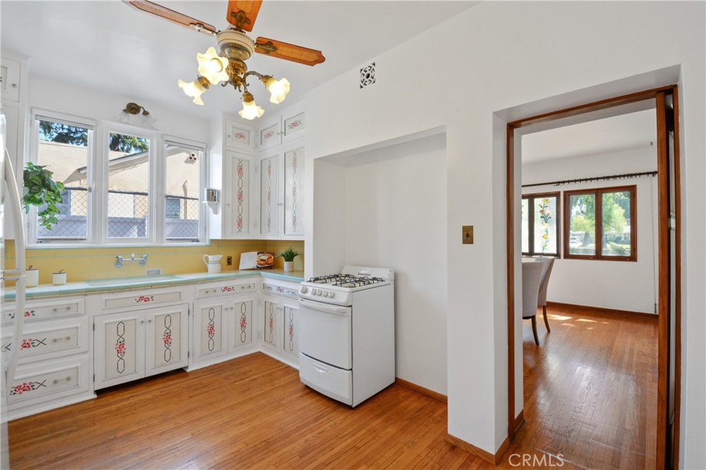 1465 N Euclid Avenue