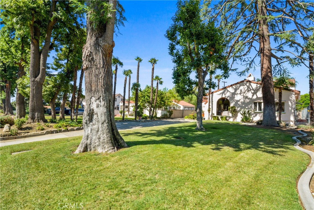 1465 N Euclid Avenue