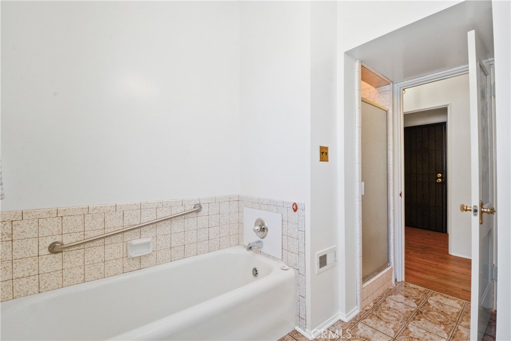 1465 N Euclid Avenue