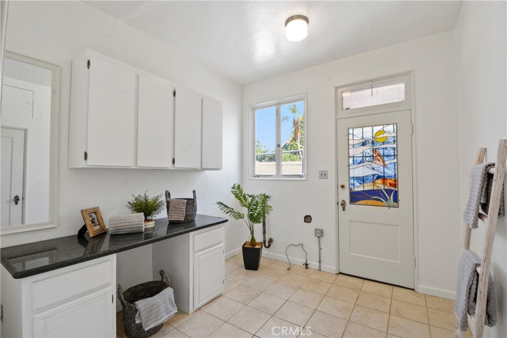 1465 N Euclid Avenue