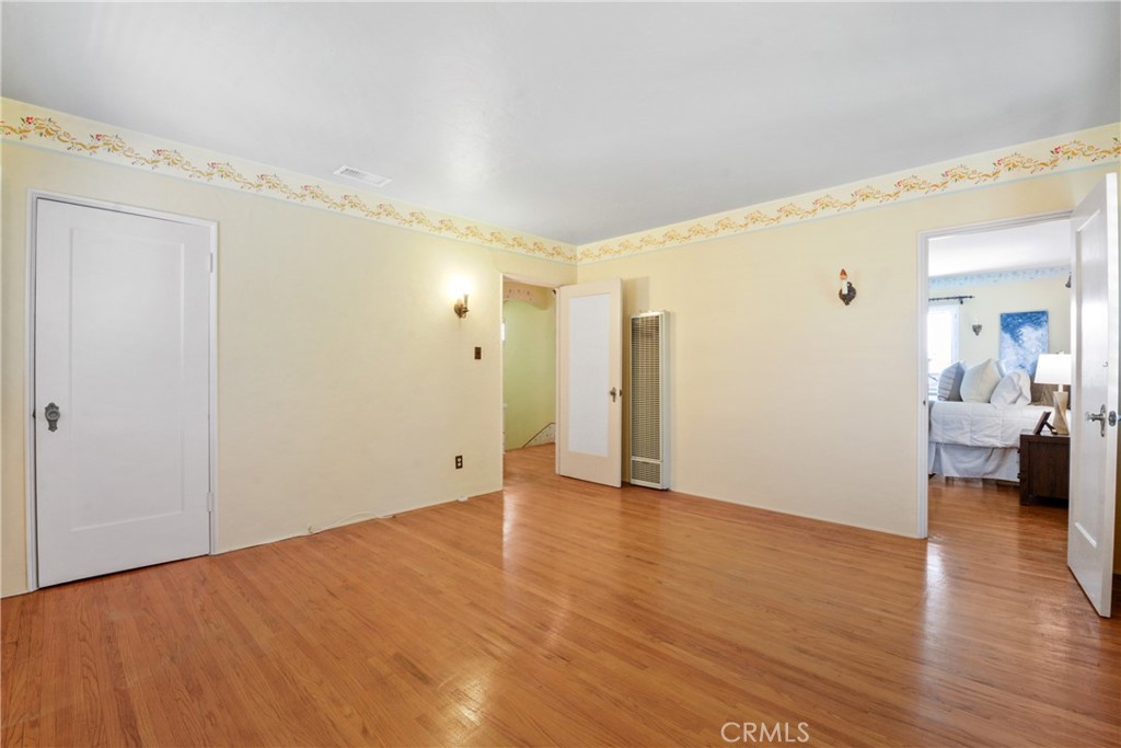 1465 N Euclid Avenue