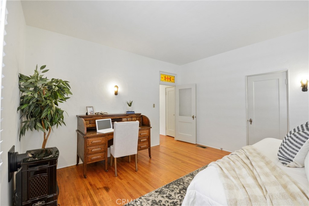 1465 N Euclid Avenue