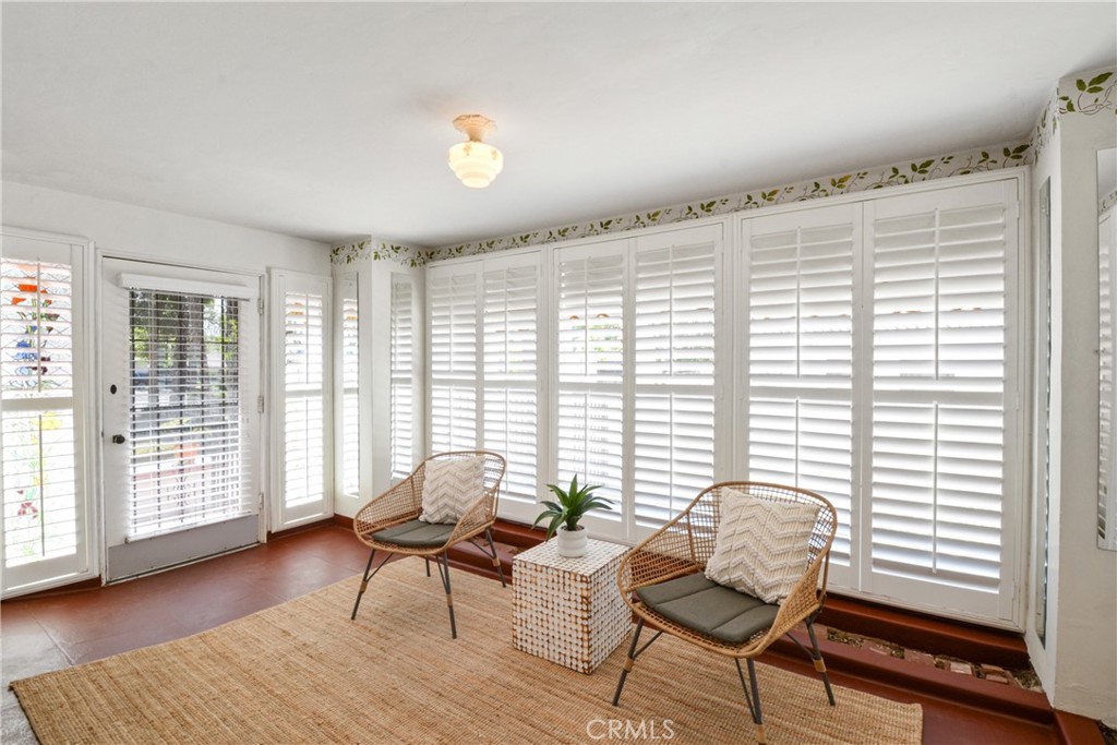 1465 N Euclid Avenue