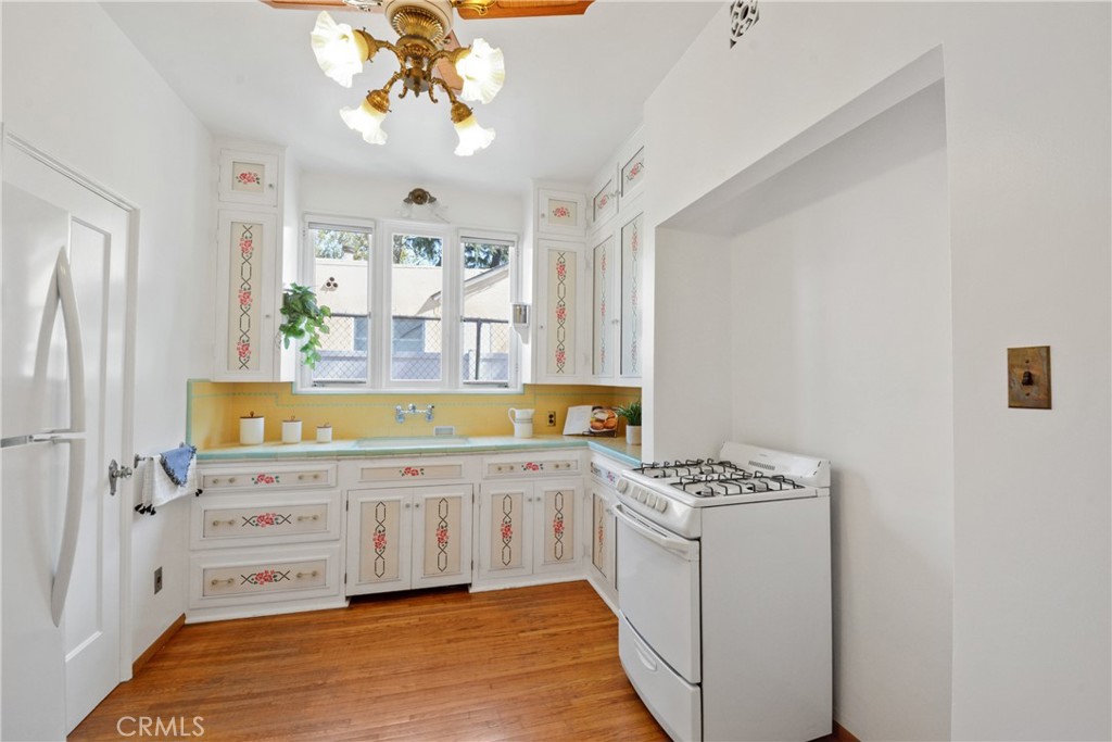 1465 N Euclid Avenue