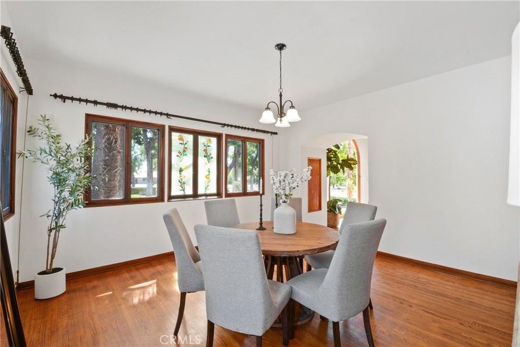 1465 N Euclid Avenue