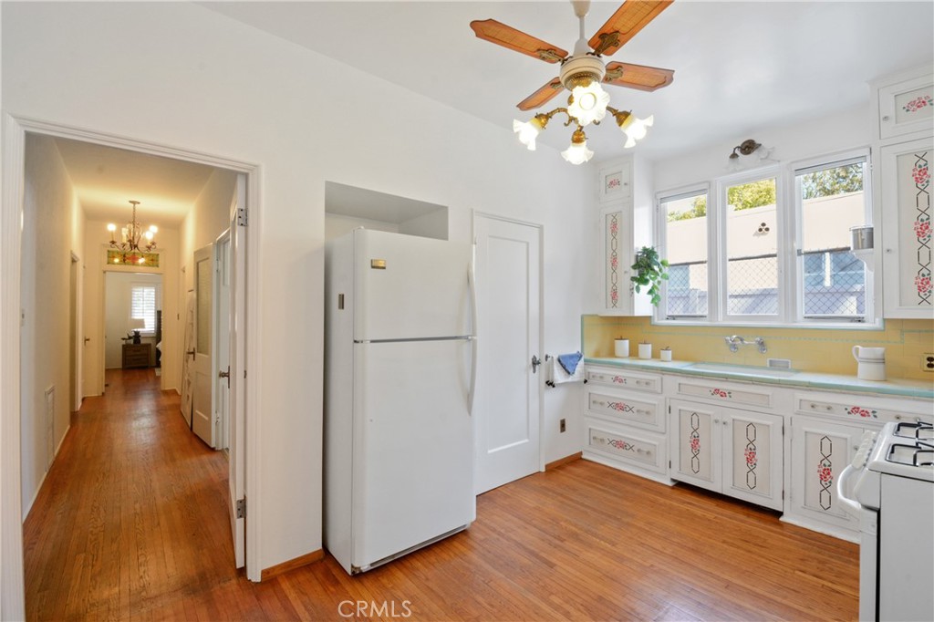 1465 N Euclid Avenue