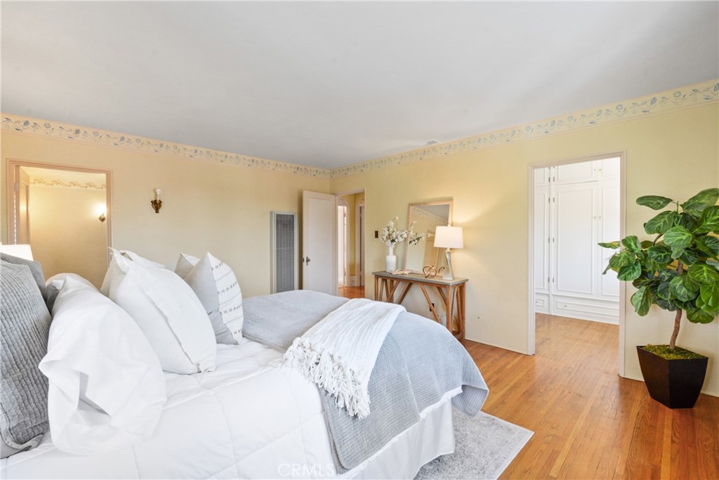 1465 N Euclid Avenue