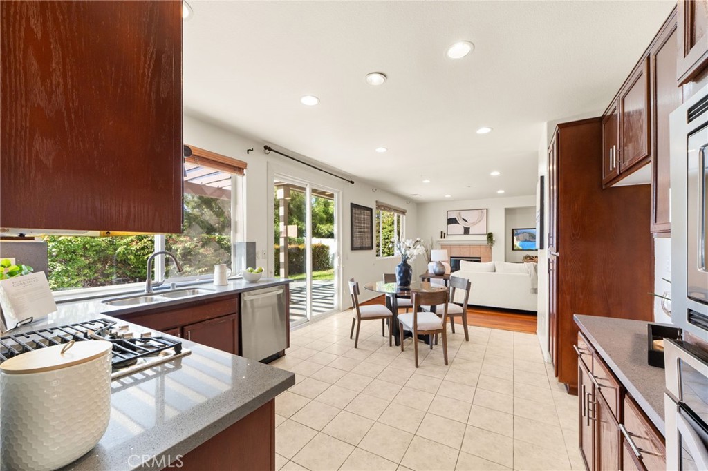 12265 Canyon Meadows