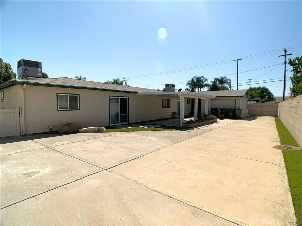 12931 Roswell Avenue