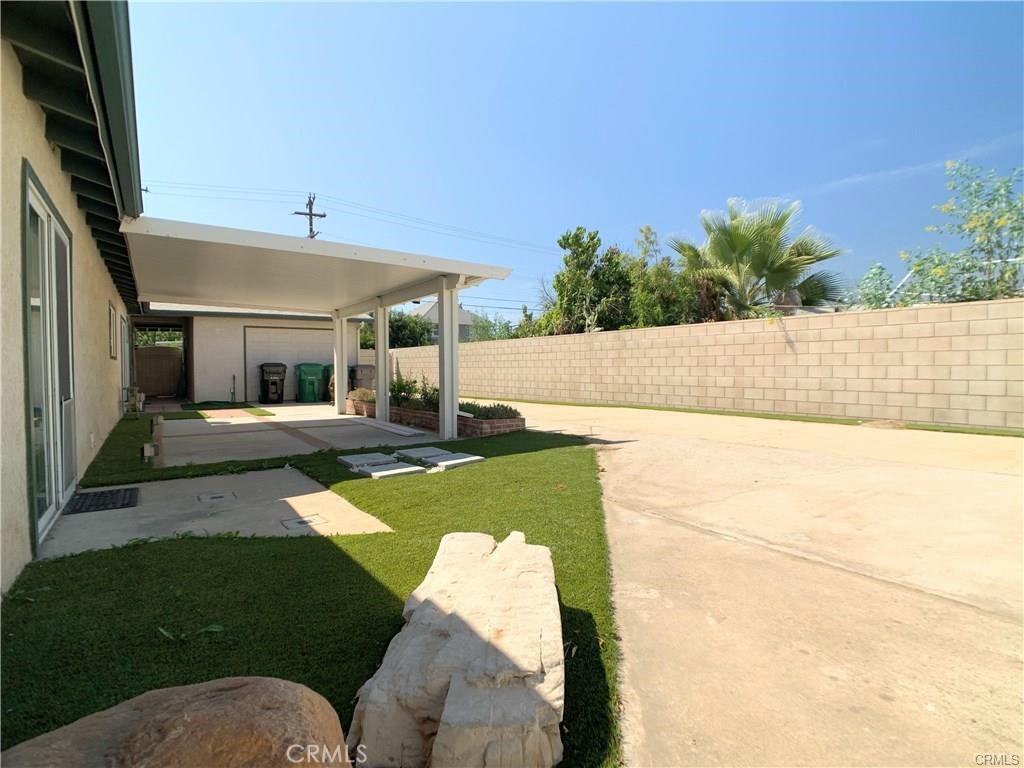12931 Roswell Avenue