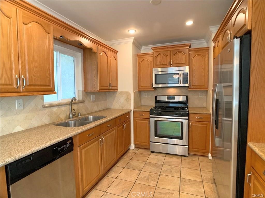 12931 Roswell Avenue
