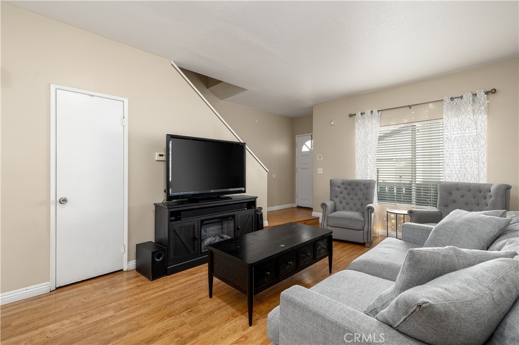 926 W Philadelphia Street R99